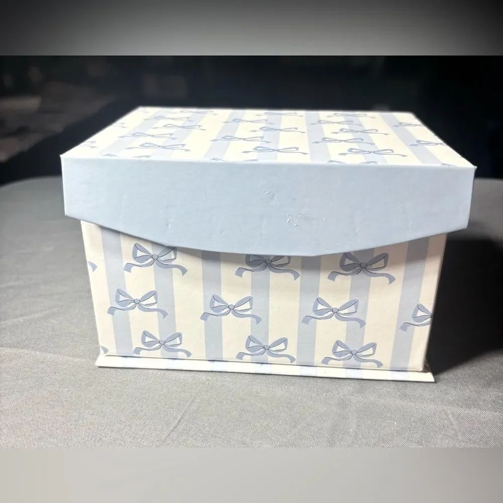 New Blue and White Bow Patterned Gift Box